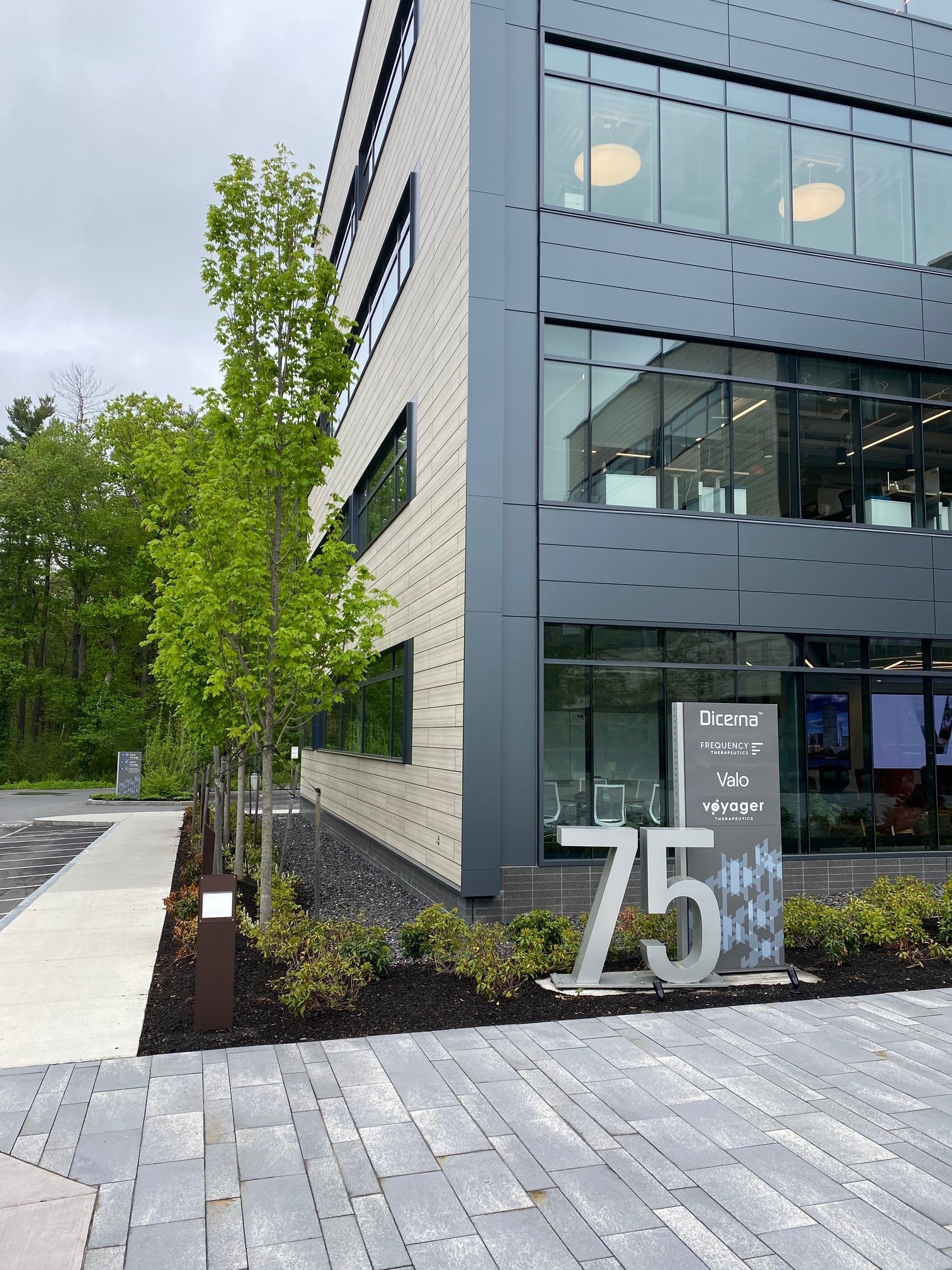 Trespa gevelbekleding HPL grijs